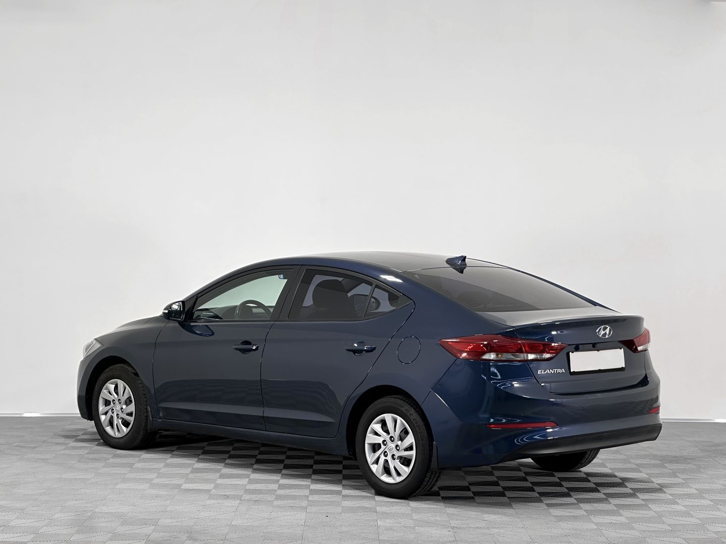 Hyundai Elantra, VI (AD) 1.6 AT (128 л.с.)