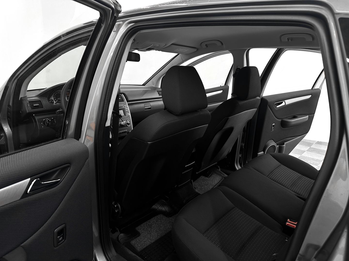 Mercedes-Benz B-Класс, I (W245) Рестайлинг 170 1.7 CVT (116 л.с.)