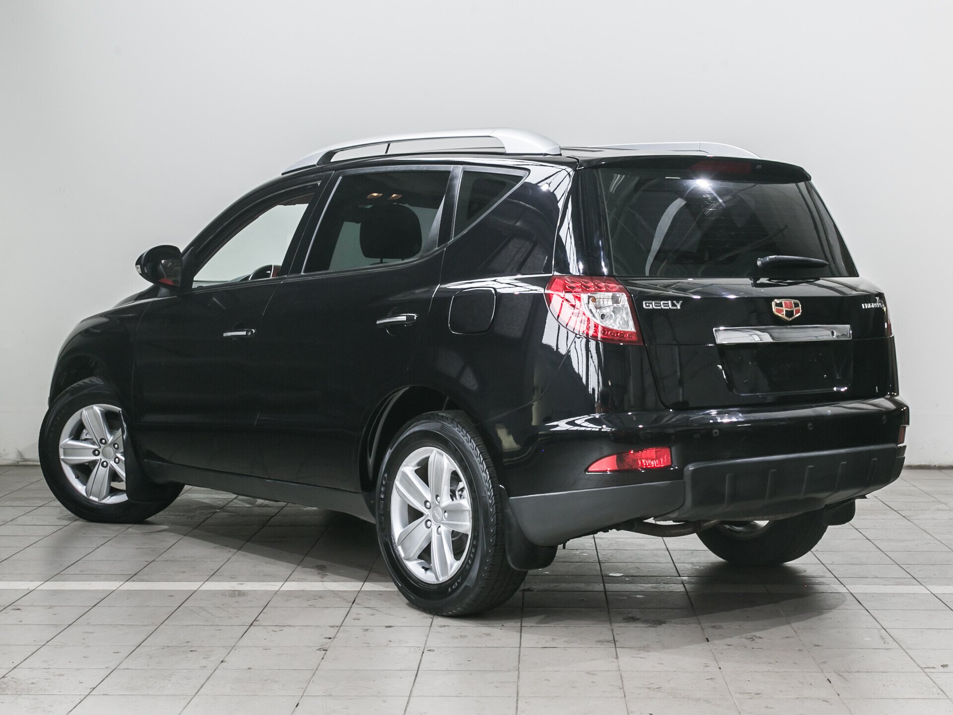 Geely Emgrand X7, I 2.0 MT (139 л.с.)