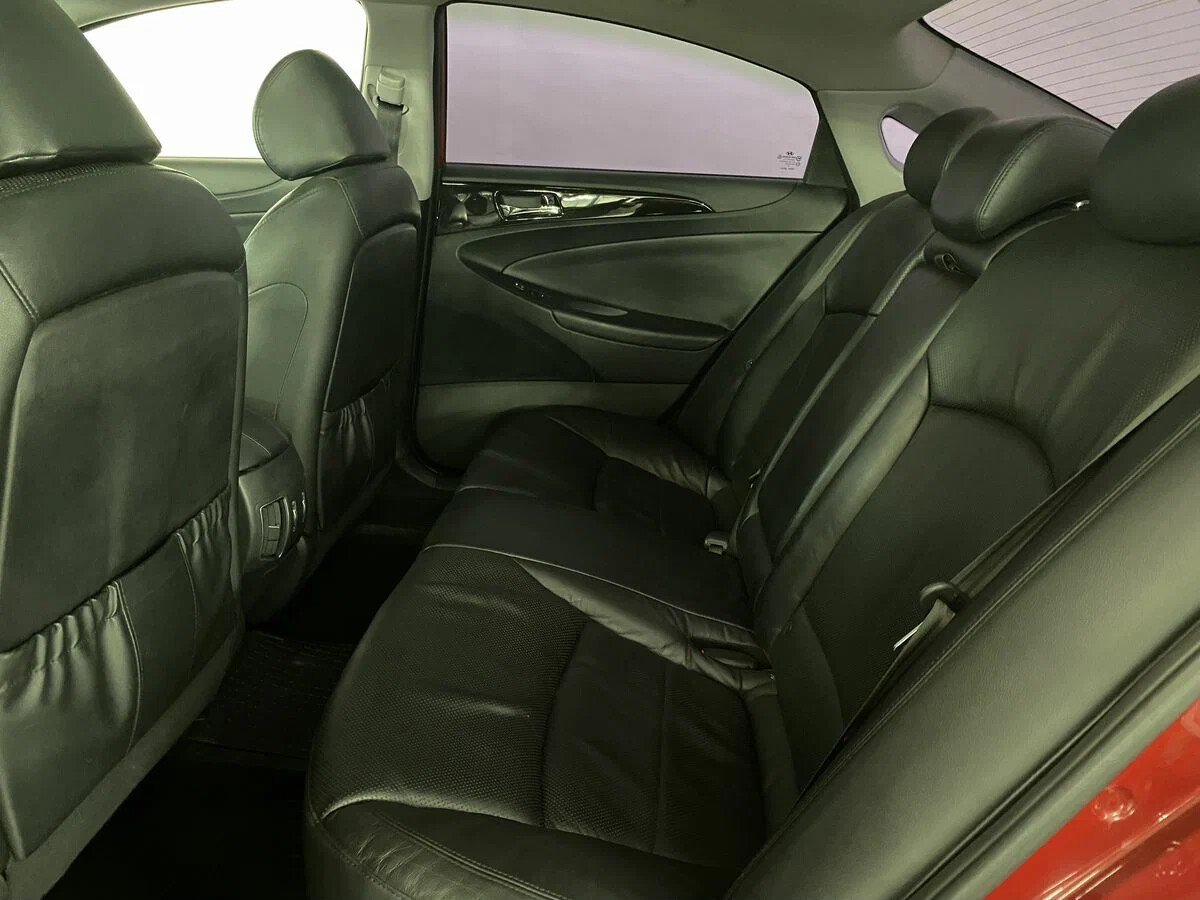 Hyundai Sonata, VI (YF) 2.4 AT (178 л.с.)