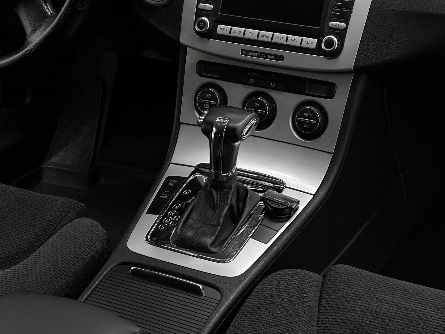 Volkswagen Passat, B6 2.0d AT (136 л.с.)