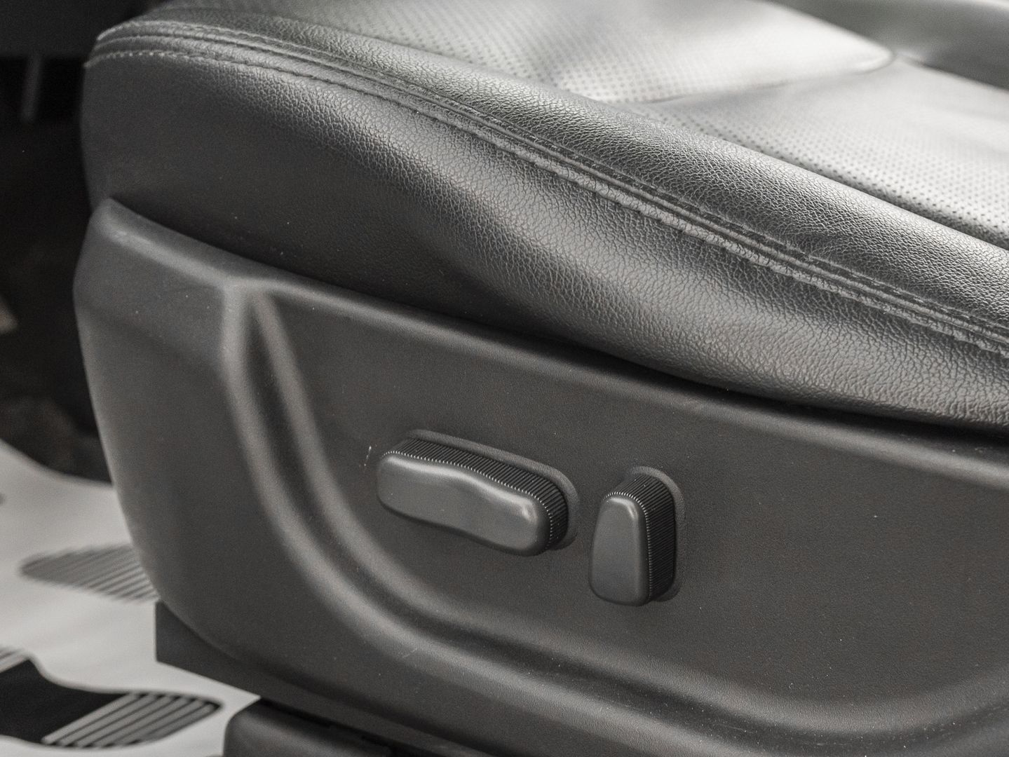 Geely Emgrand X7, I 2.4 AT (148 л.с.)