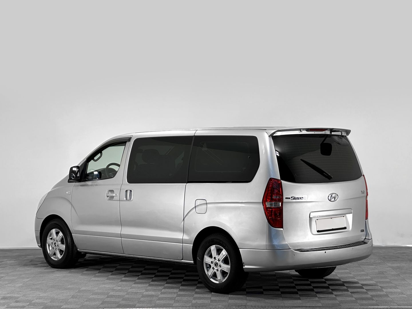 Hyundai Grand Starex, I 2.5d MT (145 л.с.)