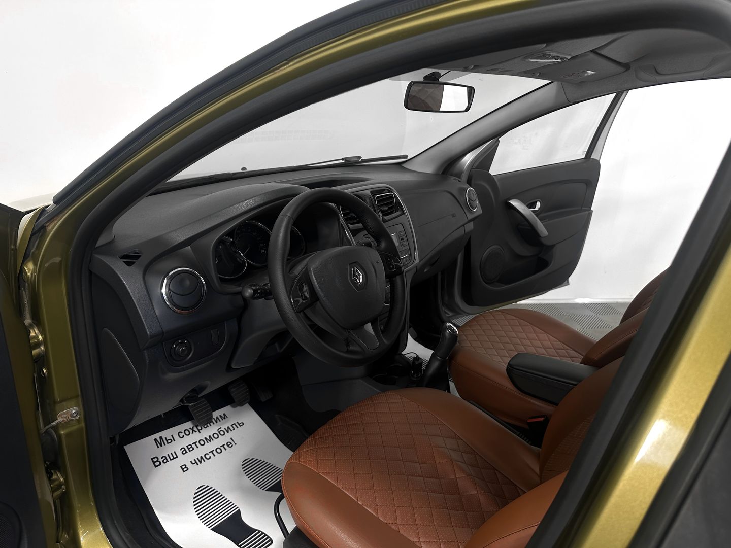 Renault Sandero, II Stepway 1.6 MT (113 л.с.)