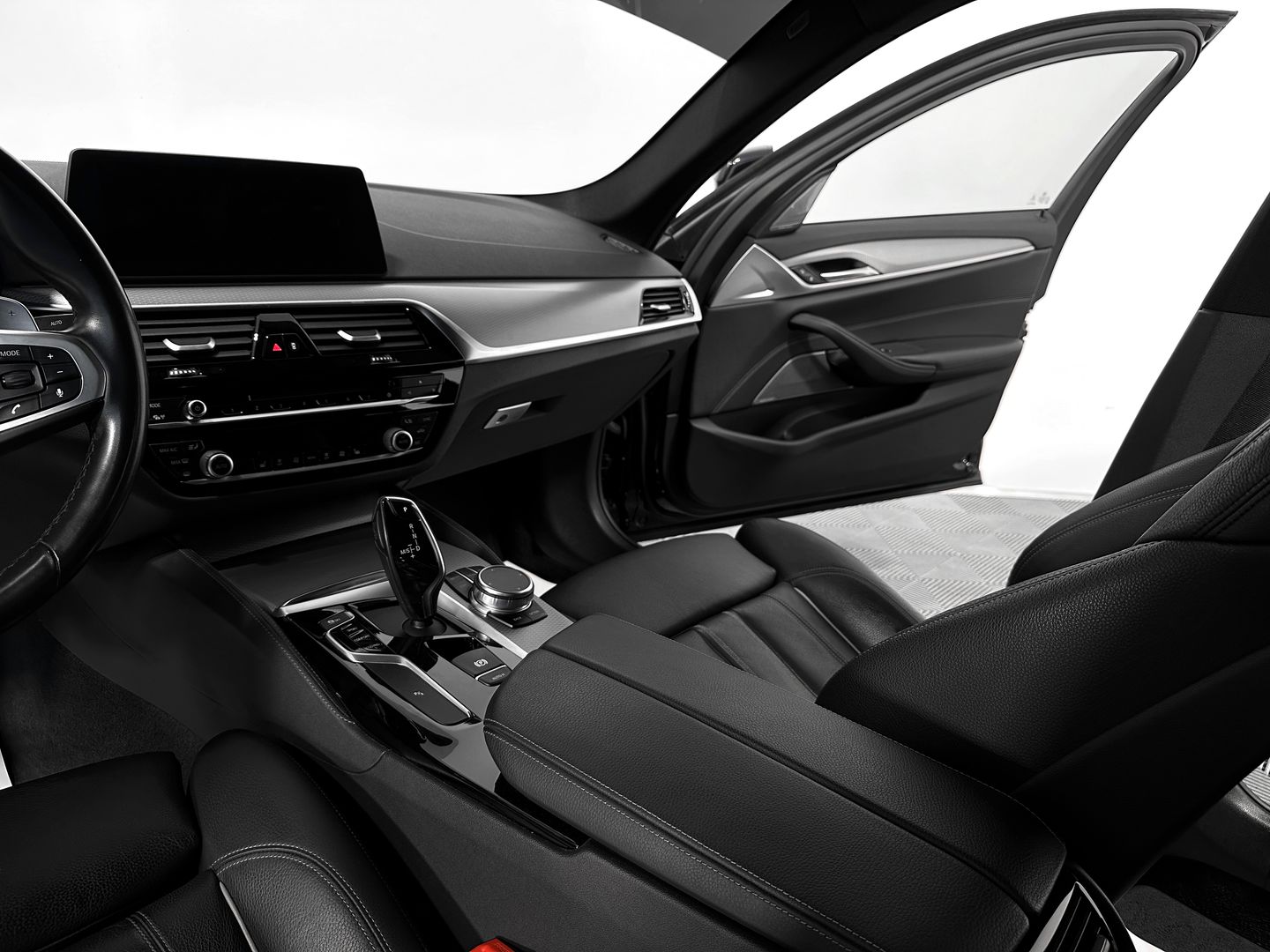 BMW 5 серии, VII (G30/G31) 520d 2.0d AT (190 л.с.)