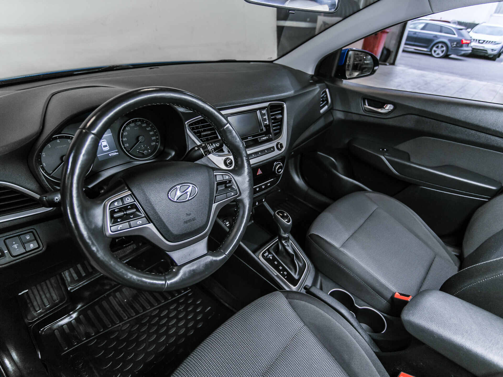 Hyundai Solaris, II 1.6 AT (123 л.с.)