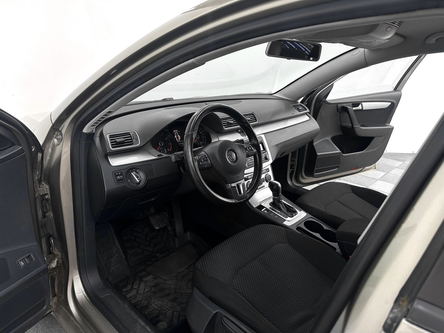 Volkswagen Passat, B7 1.8 AMT (152 л.с.)