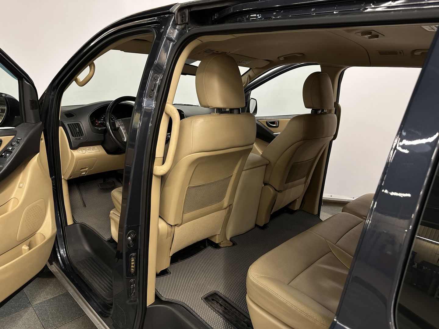 Hyundai H-1, II Рестайлинг 2 2.5d AT (170 л.с.)