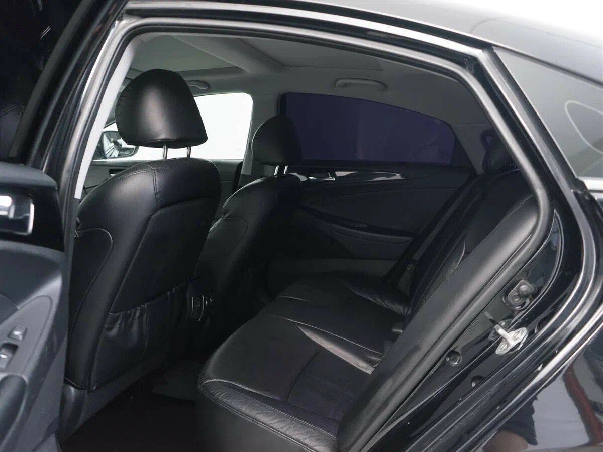 Hyundai Sonata, VI (YF) 2.0 AT (150 л.с.)