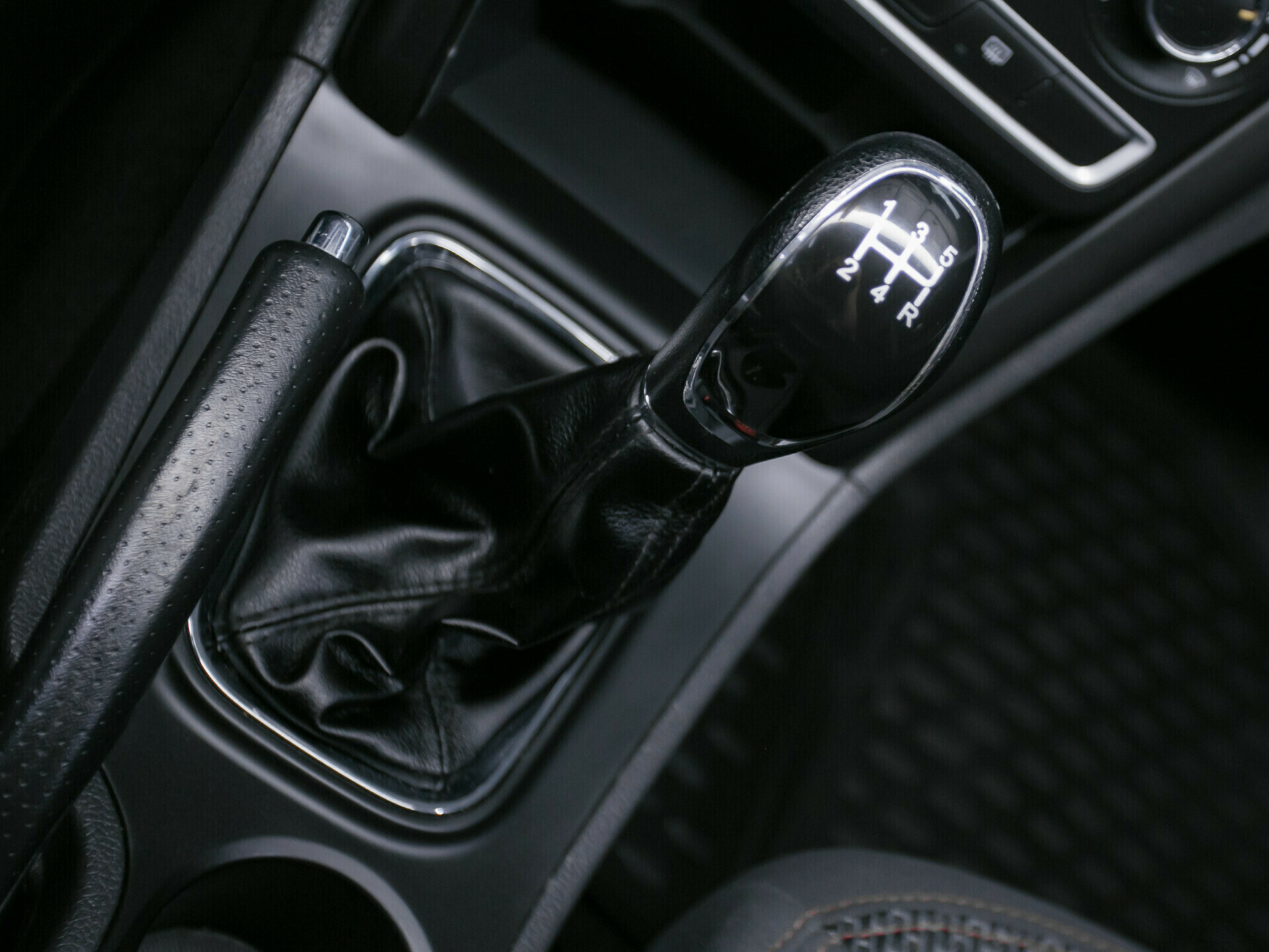 Chery Tiggo 3, I 1.6 MT (126 л.с.)