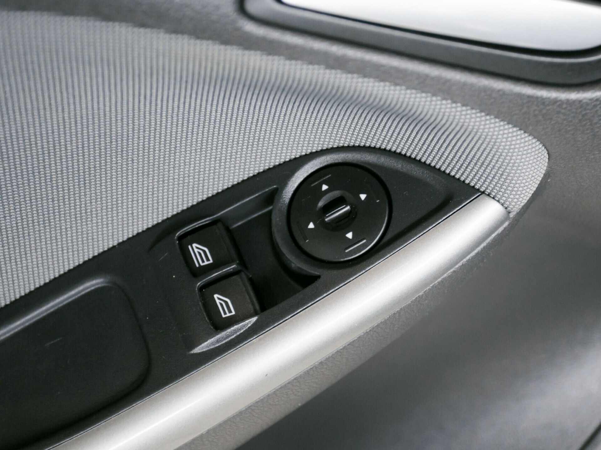 Ford Focus, III 1.6 AMT (125 л.с.)