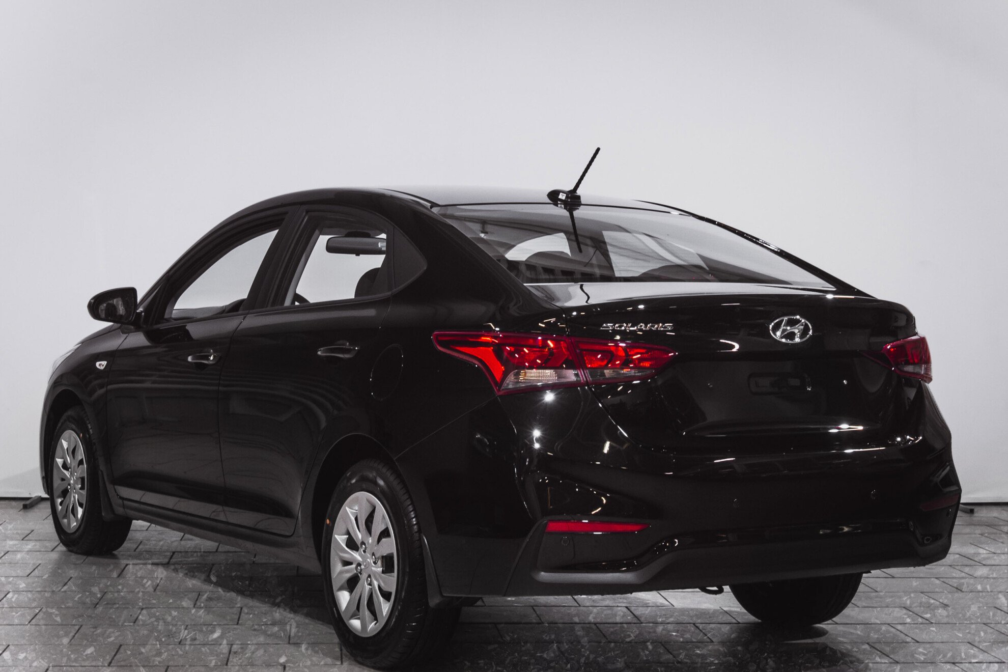 Hyundai Solaris, II 1.4 AT (100 л.с.)