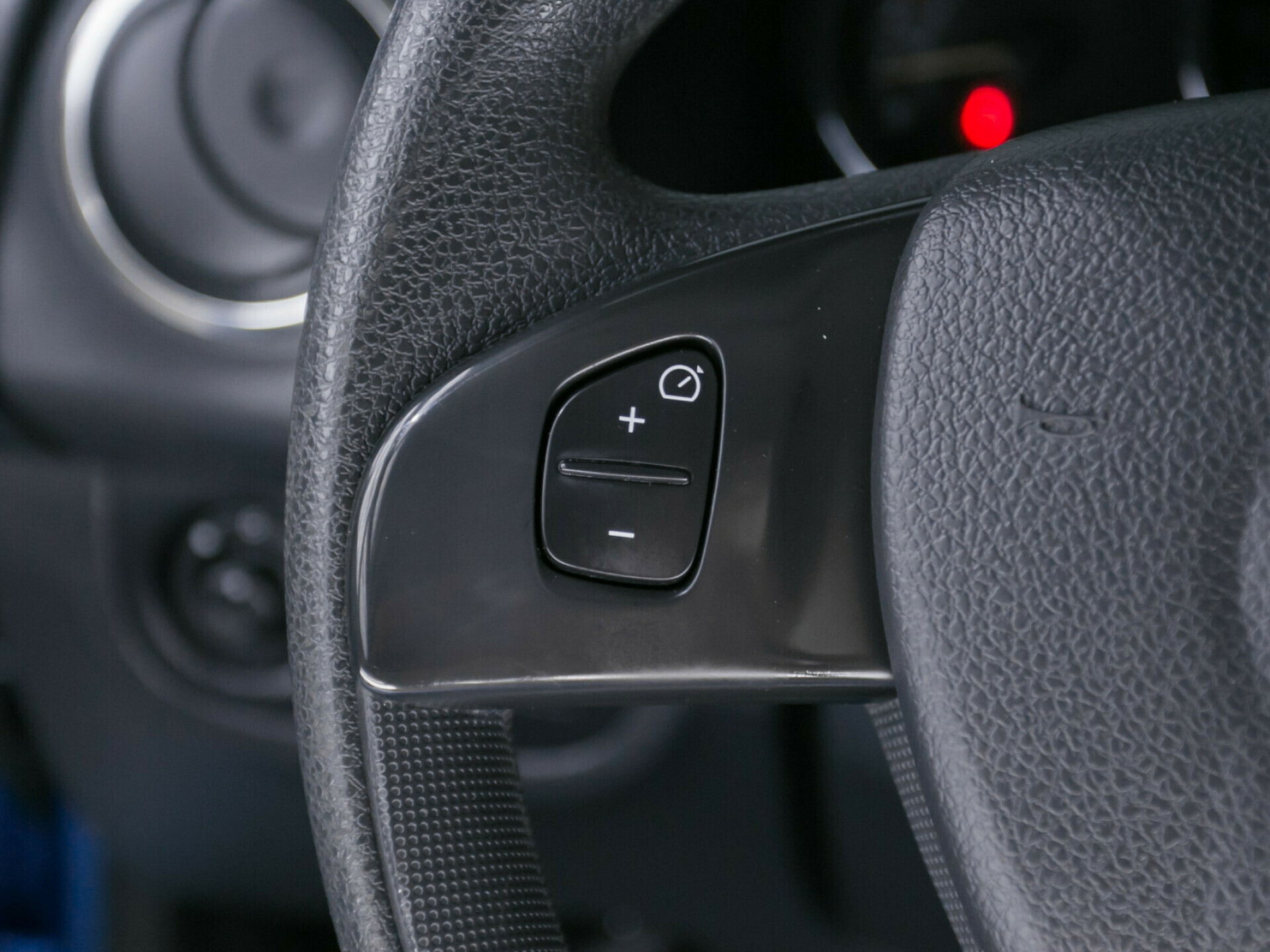 Renault Sandero, II Stepway 1.6 MT (82 л.с.)