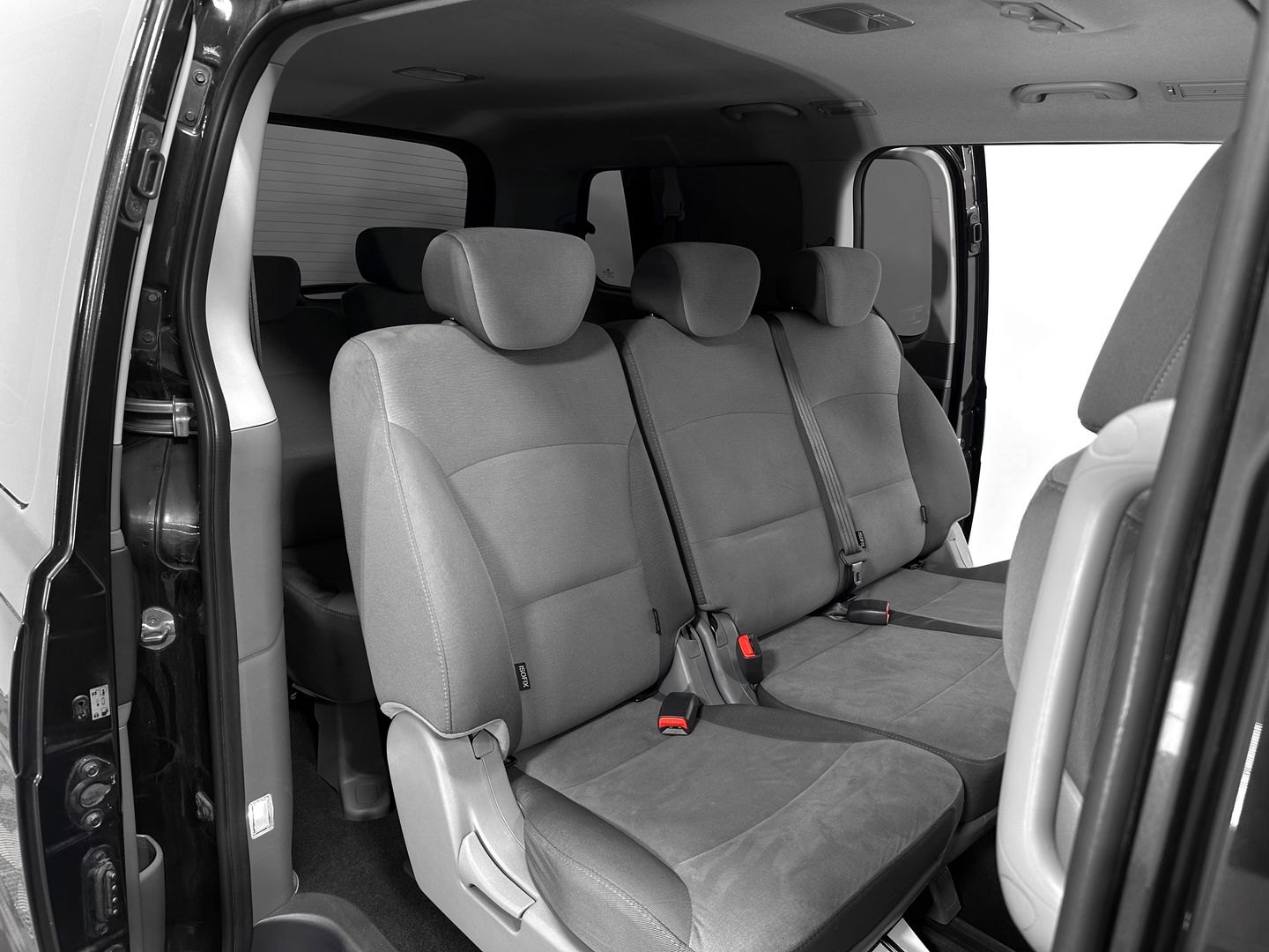 Hyundai H-1, II Рестайлинг 2.5d MT (116 л.с.)