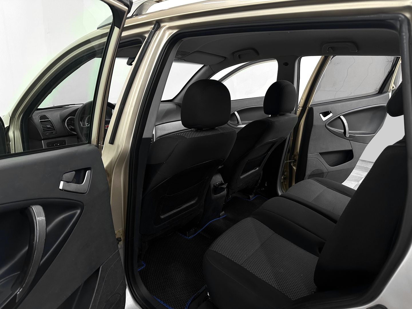 Geely Emgrand X7, I 2.0 MT (139 л.с.)