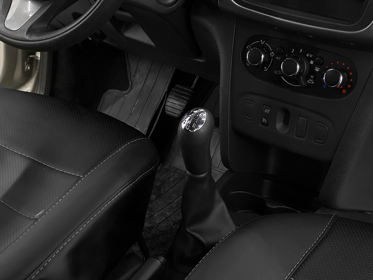 Renault Sandero, II Stepway 1.6 MT (113 л.с.)