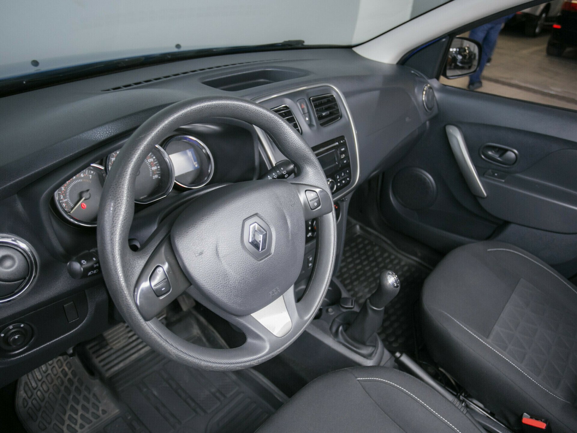 Renault Sandero, II Stepway 1.6 MT (82 л.с.)