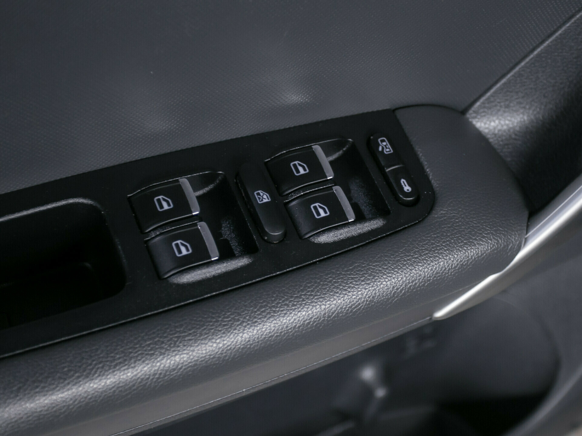 Chery Tiggo 3, I 1.6 MT (126 л.с.)