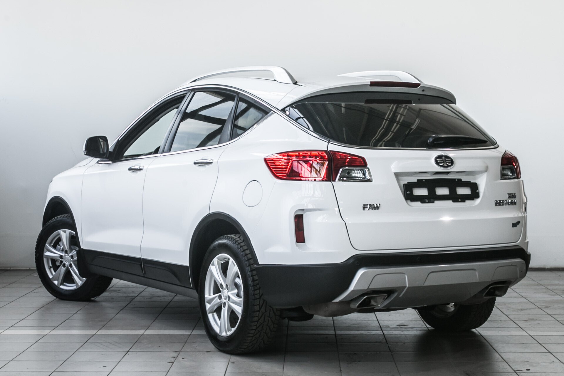 FAW Besturn X80, I 2.0 AT (142 л.с.)