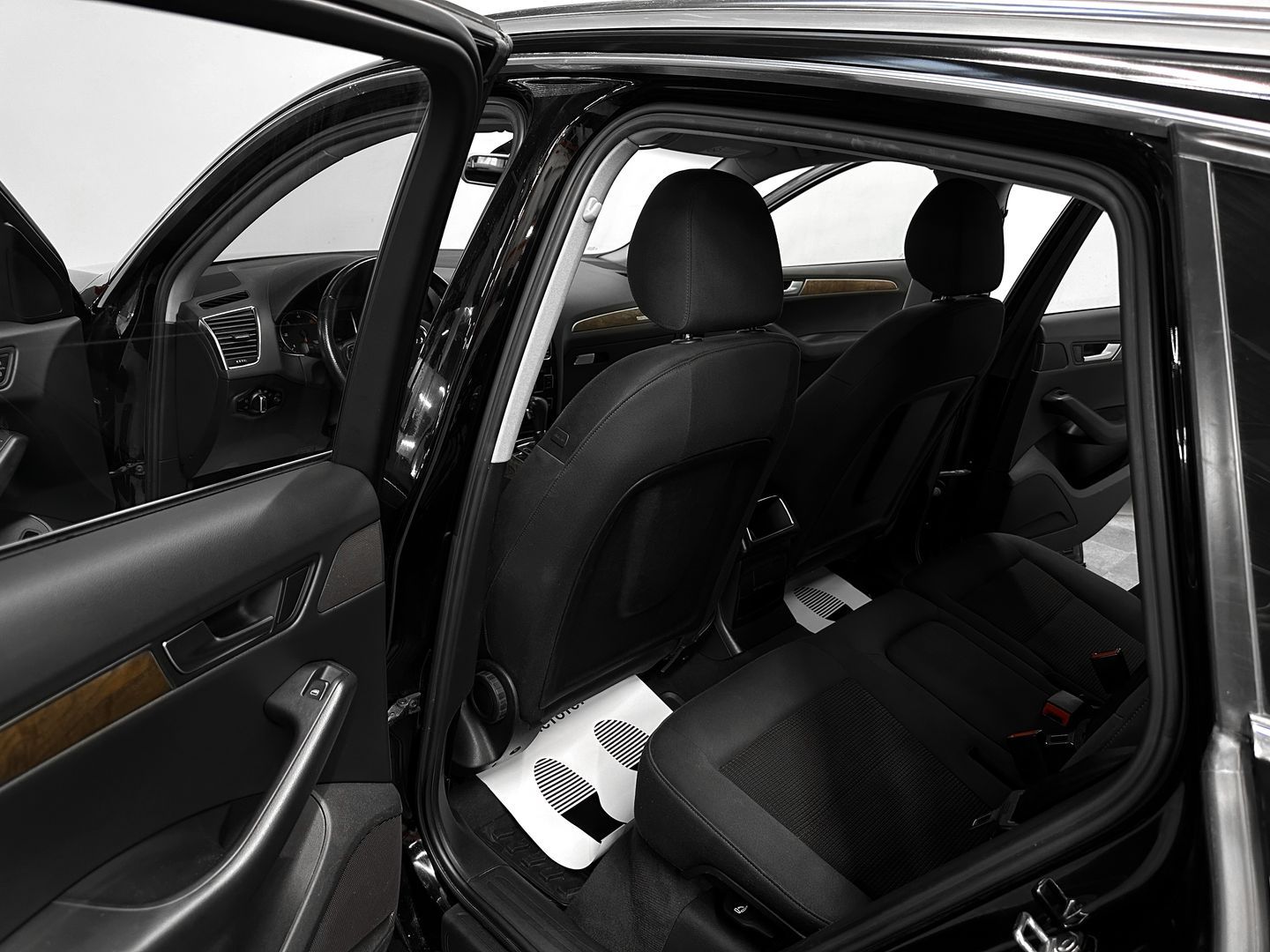 Audi Q5, I (8R) 2.0d AMT (170 л.с.) 4WD