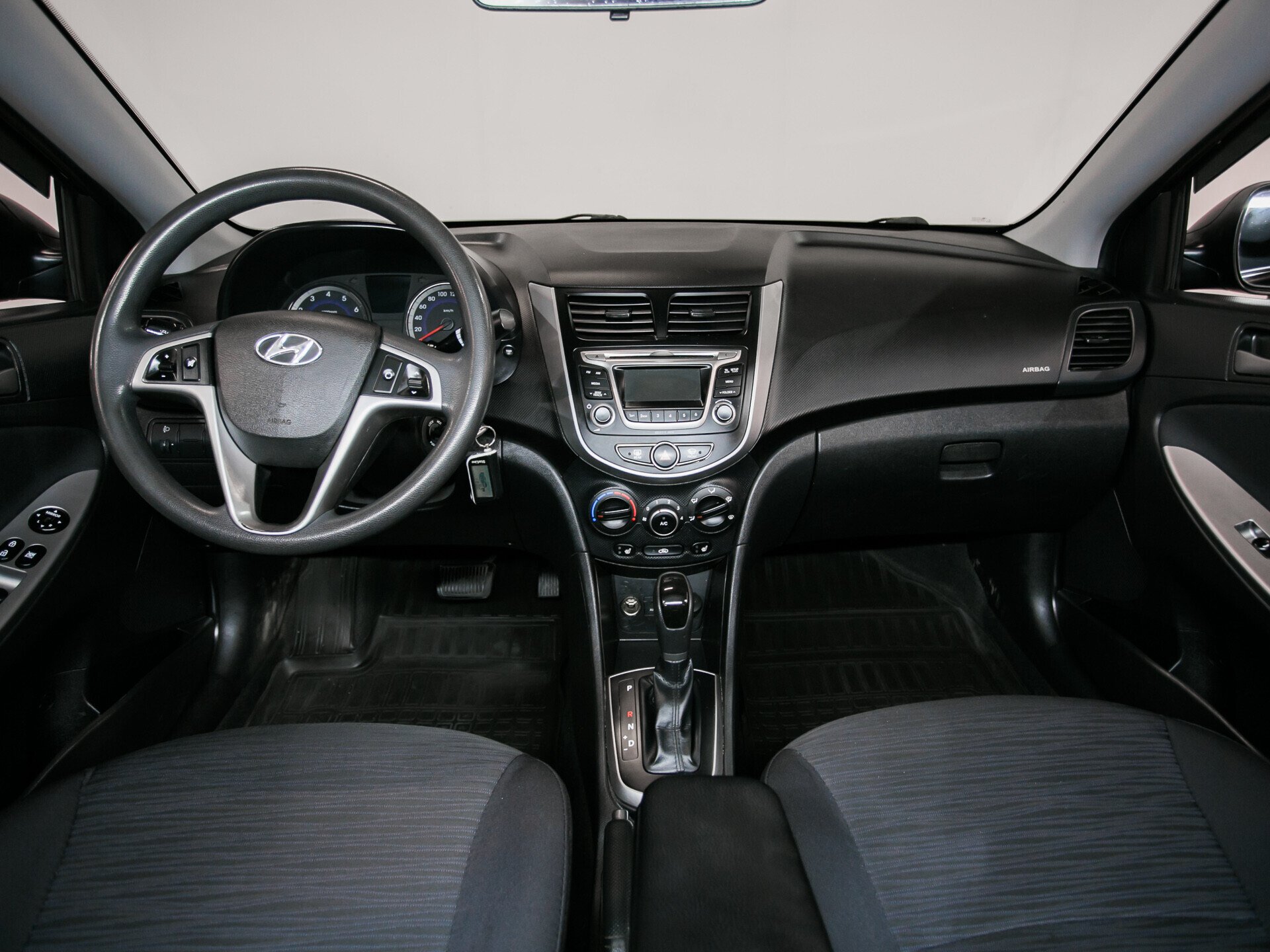 Hyundai Solaris, I Рестайлинг 1.6 AT (123 л.с.)
