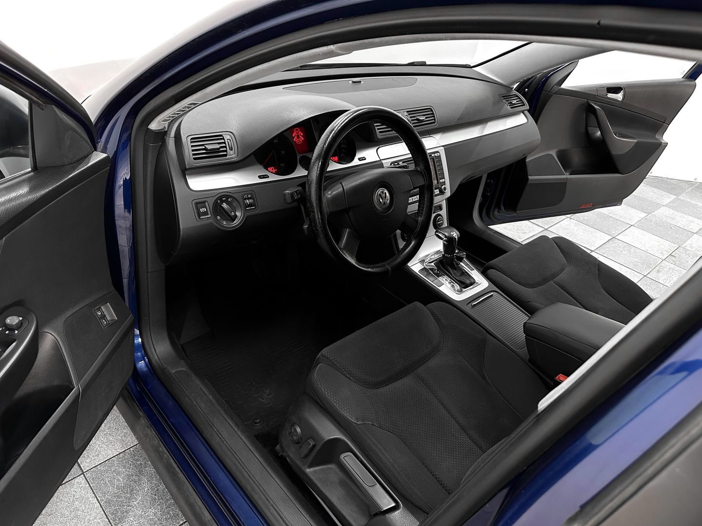 Volkswagen Passat, B6 2.0d AT (136 л.с.)