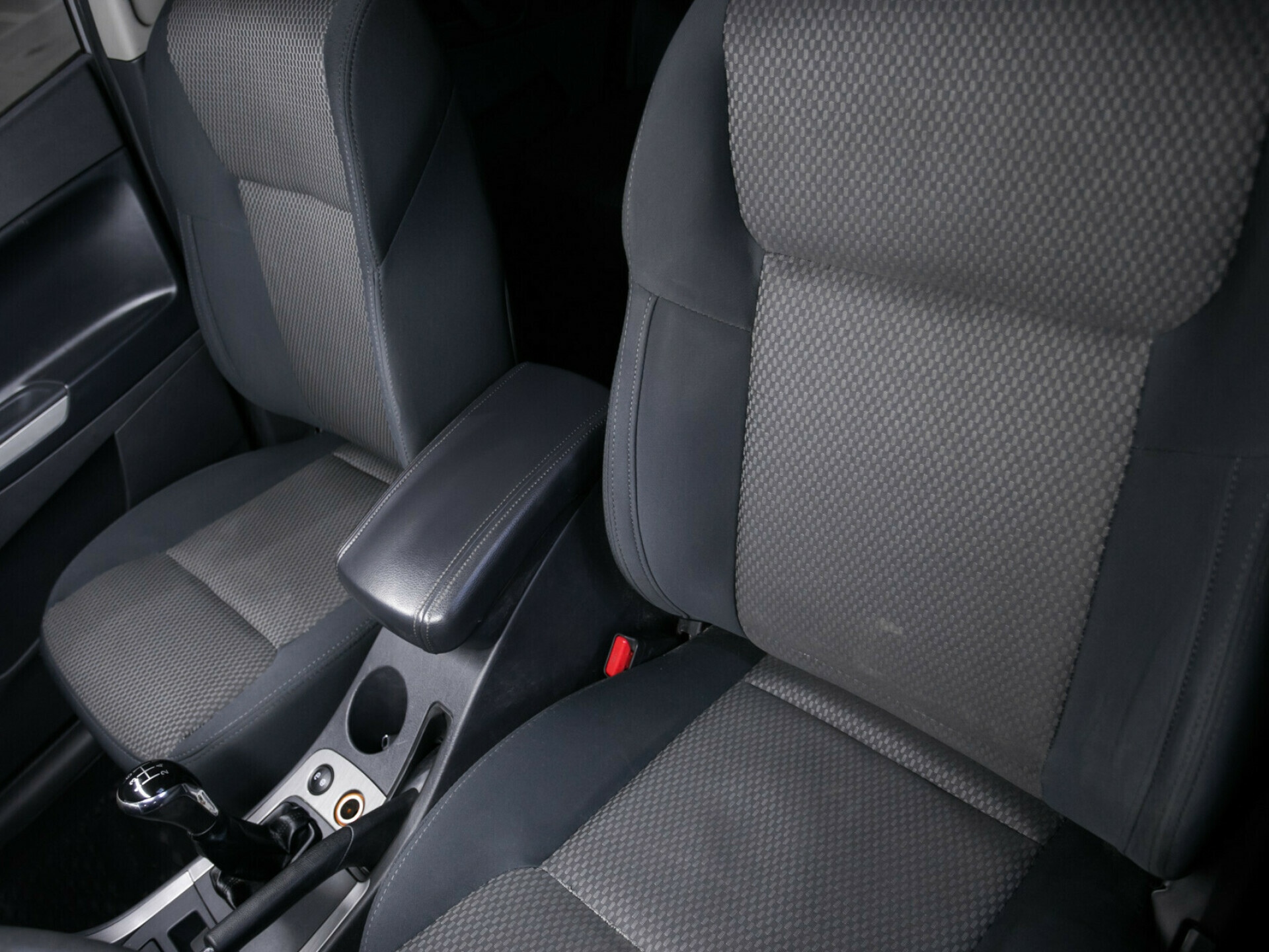 Geely Emgrand X7, I 2.0 MT (139 л.с.)