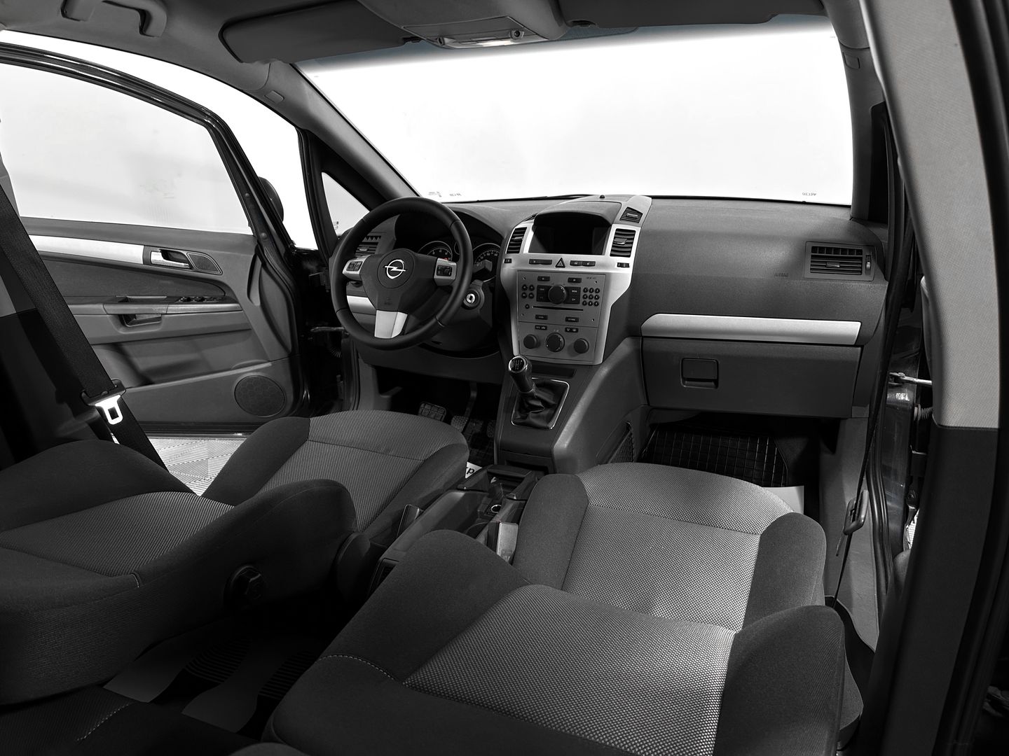 Opel Zafira, B Рестайлинг 1.8 MT (140 л.с.)