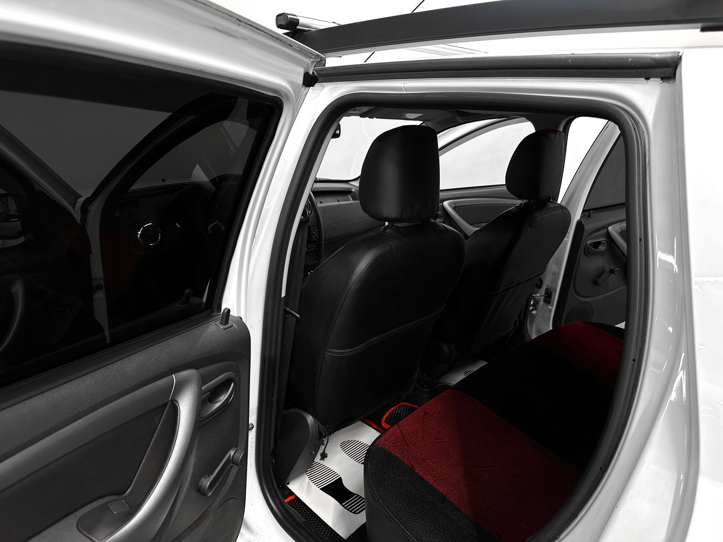 Renault Duster, I Рестайлинг 1.6 MT (114 л.с.) 4WD