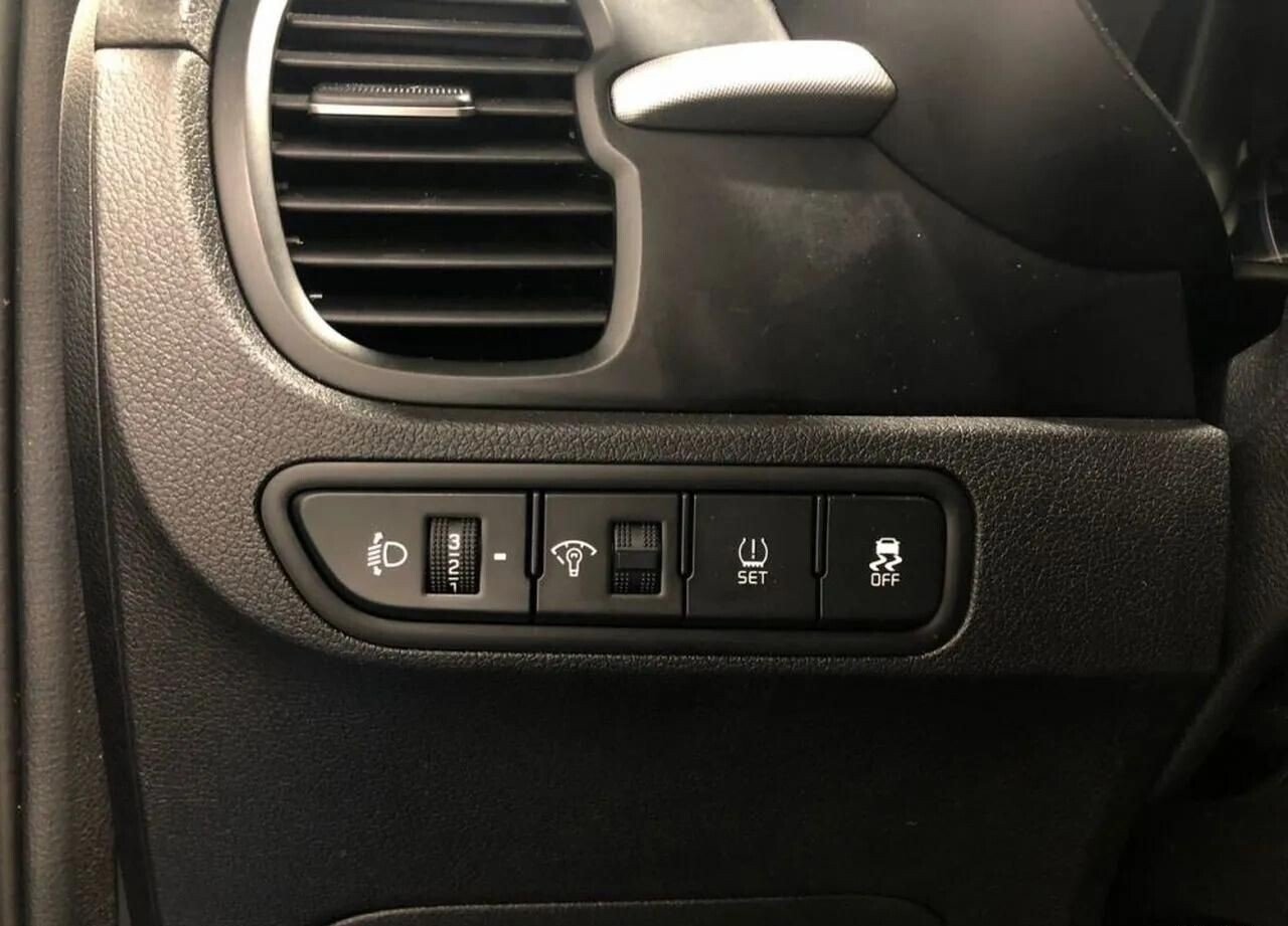 Kia Rio, IV X-Line 1.4 AT (100 л.с.)