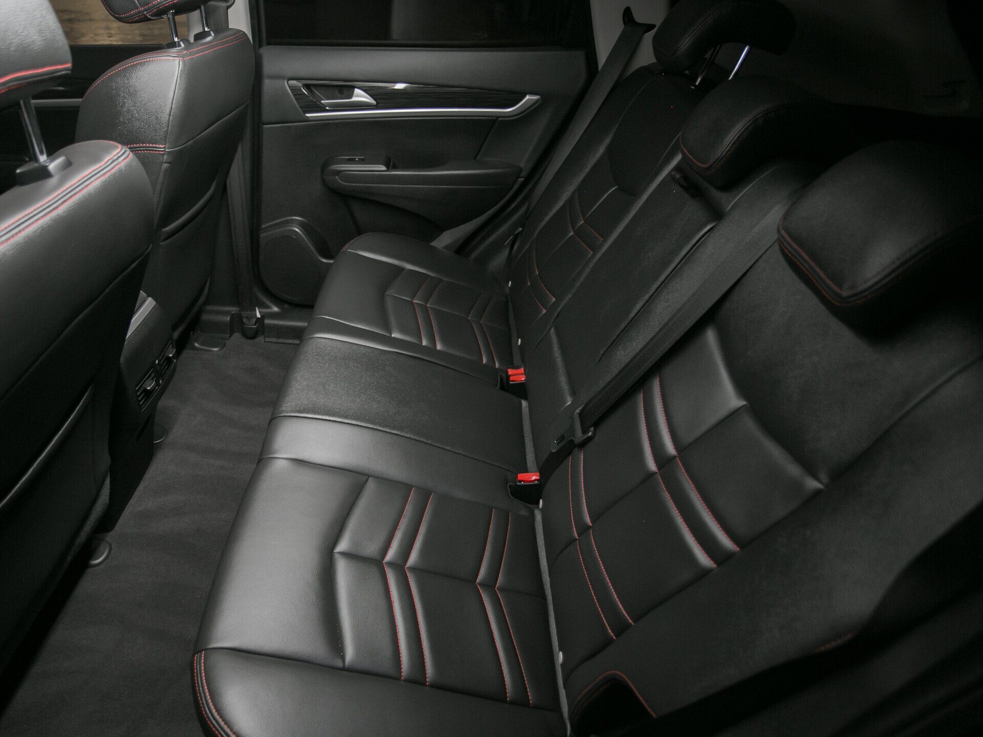 Dongfeng AX7, I 2.0 AT (140 л.с.)