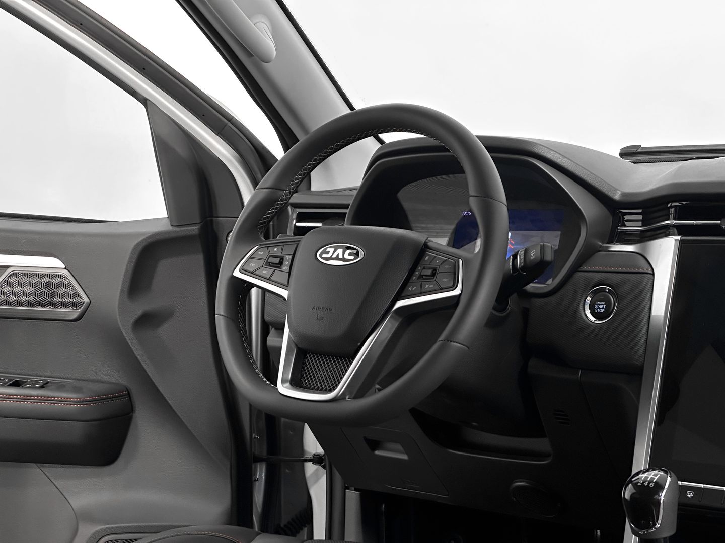 JAC T8 Pro 2.4 MT (211 л.с.) 4WD