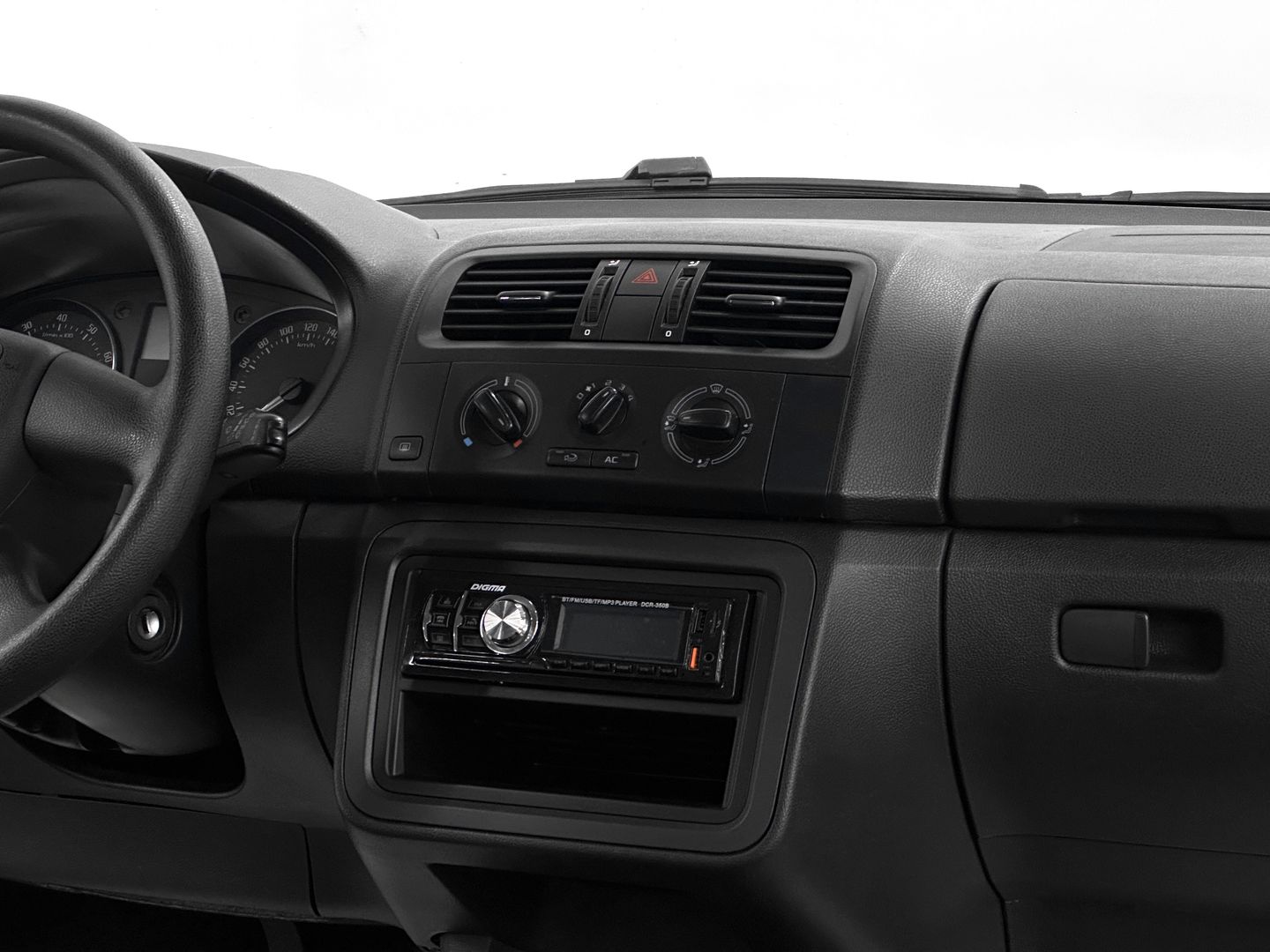 Skoda Fabia, II Рестайлинг 1.4 MT (86 л.с.)