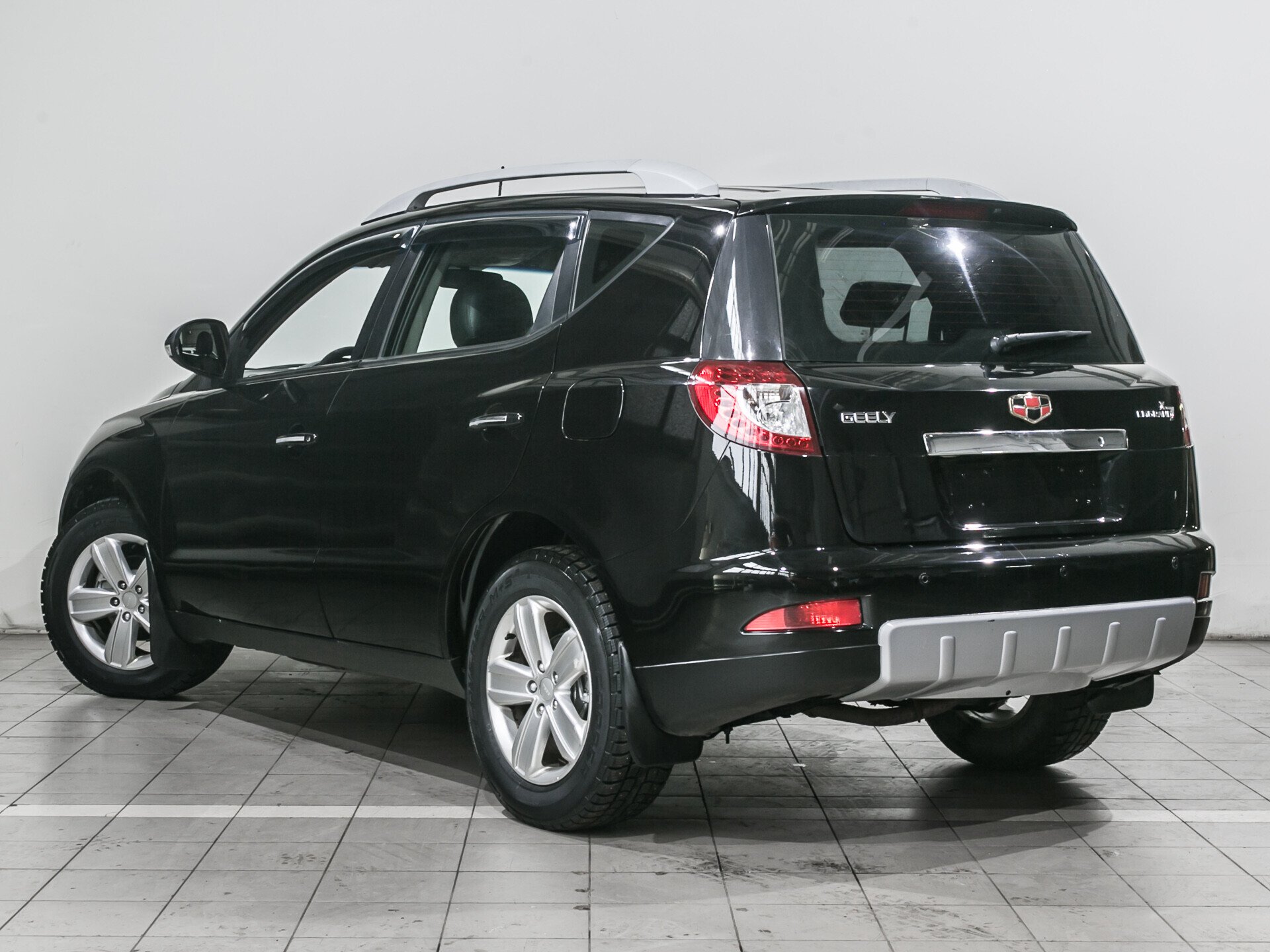 Geely Emgrand X7, I 2.0 MT (139 л.с.)