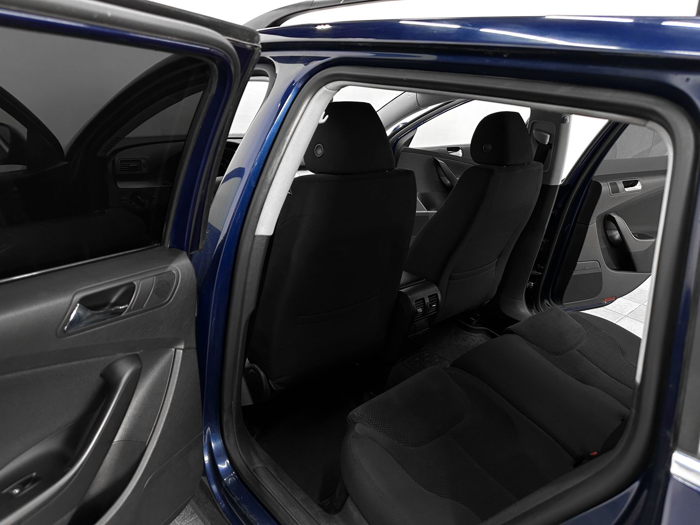 Volkswagen Passat, B6 2.0d AT (136 л.с.)