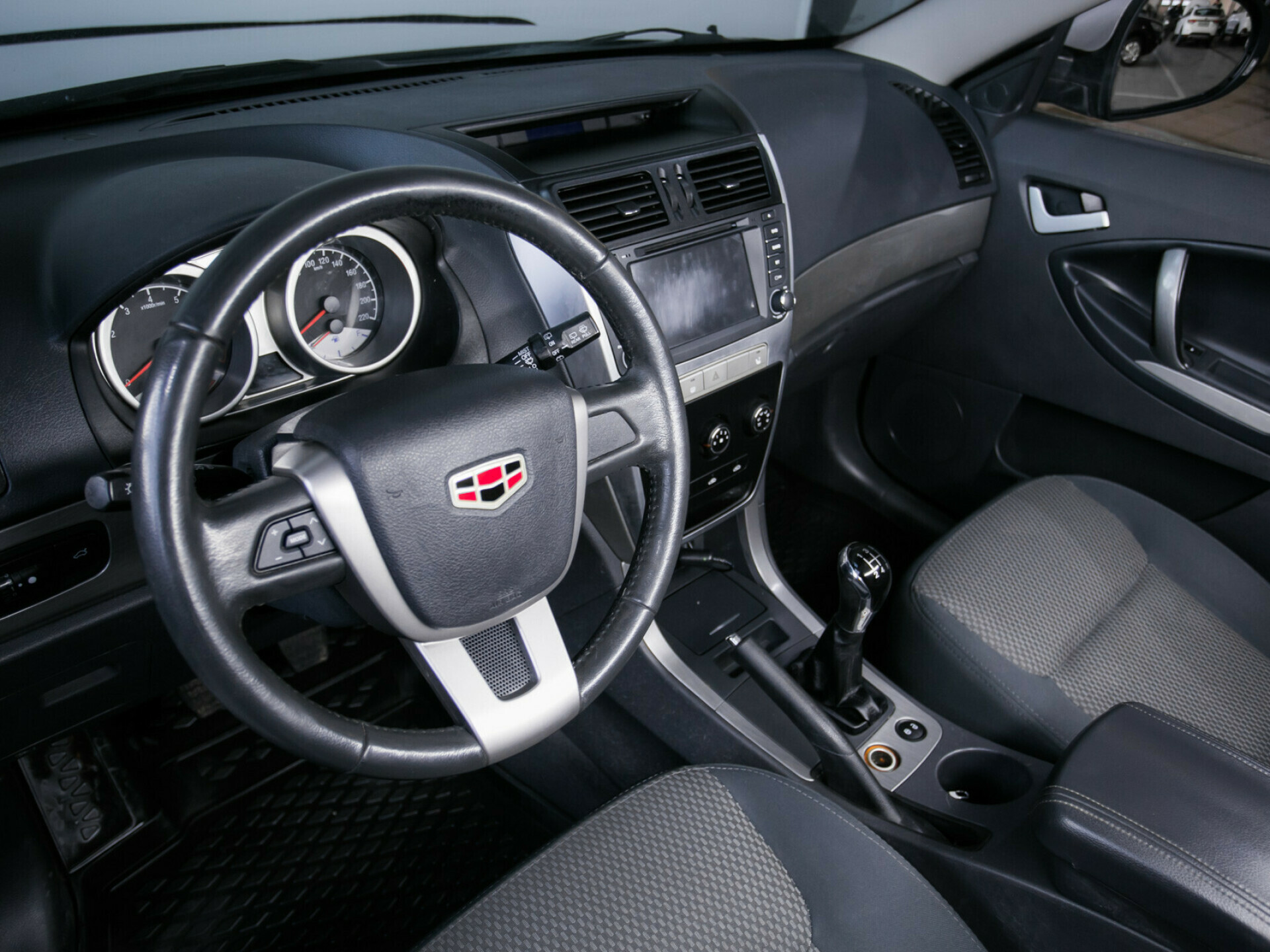 Geely Emgrand X7, I 2.0 MT (139 л.с.)