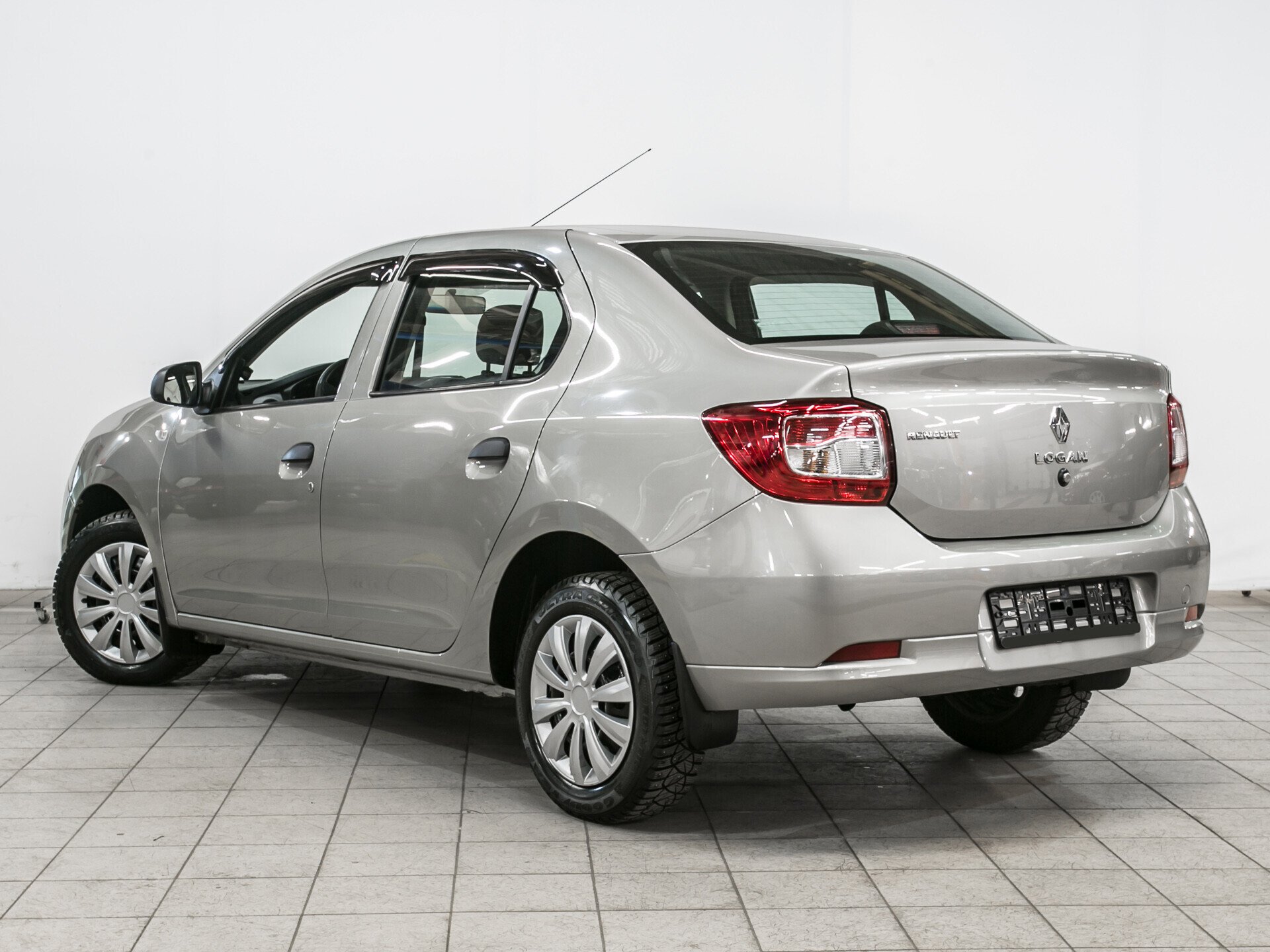 Renault Logan, II 1.6 MT (82 л.с.)