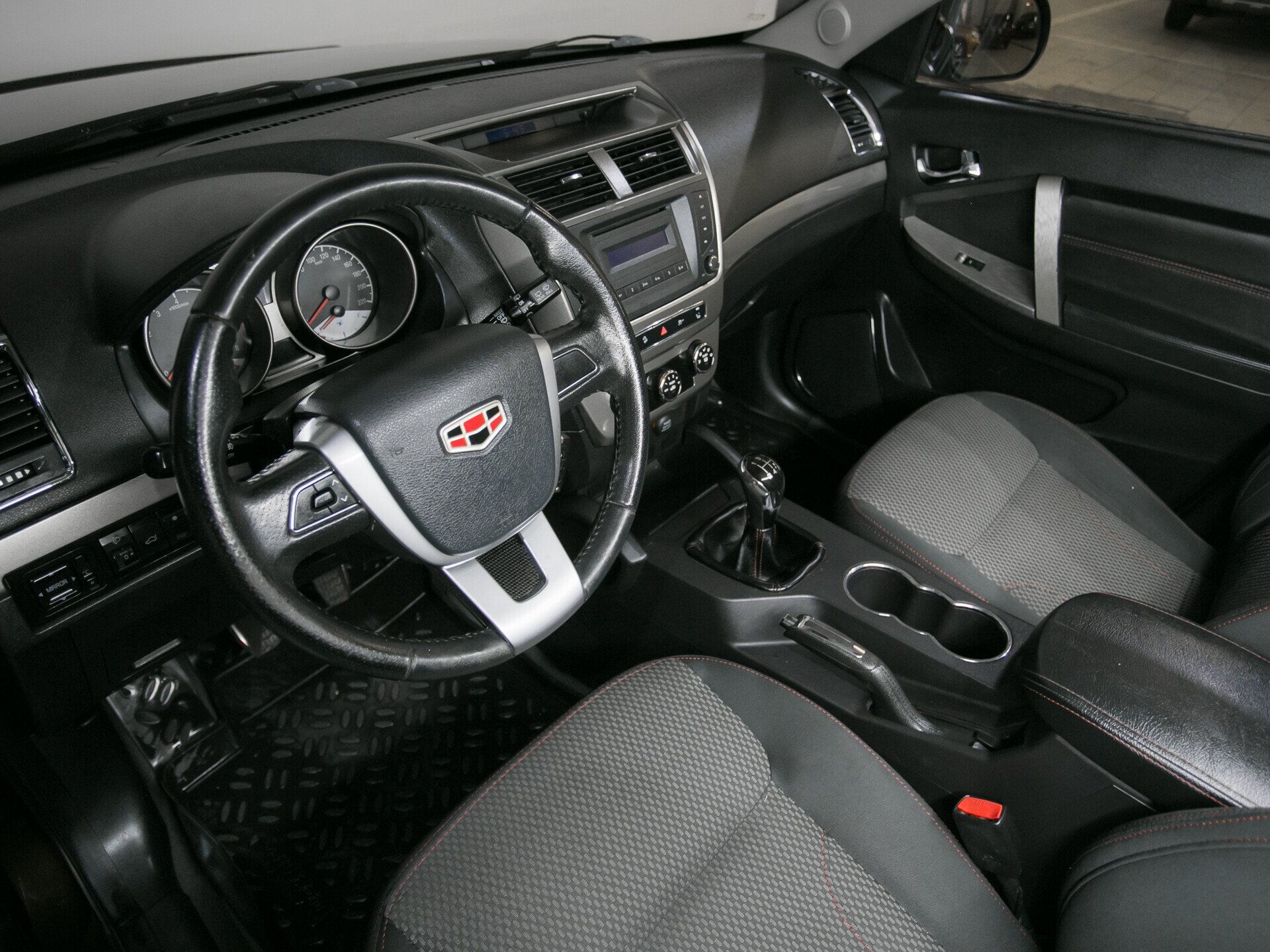 Geely Emgrand X7, I Рестайлинг 2.0 MT (140 л.с.)