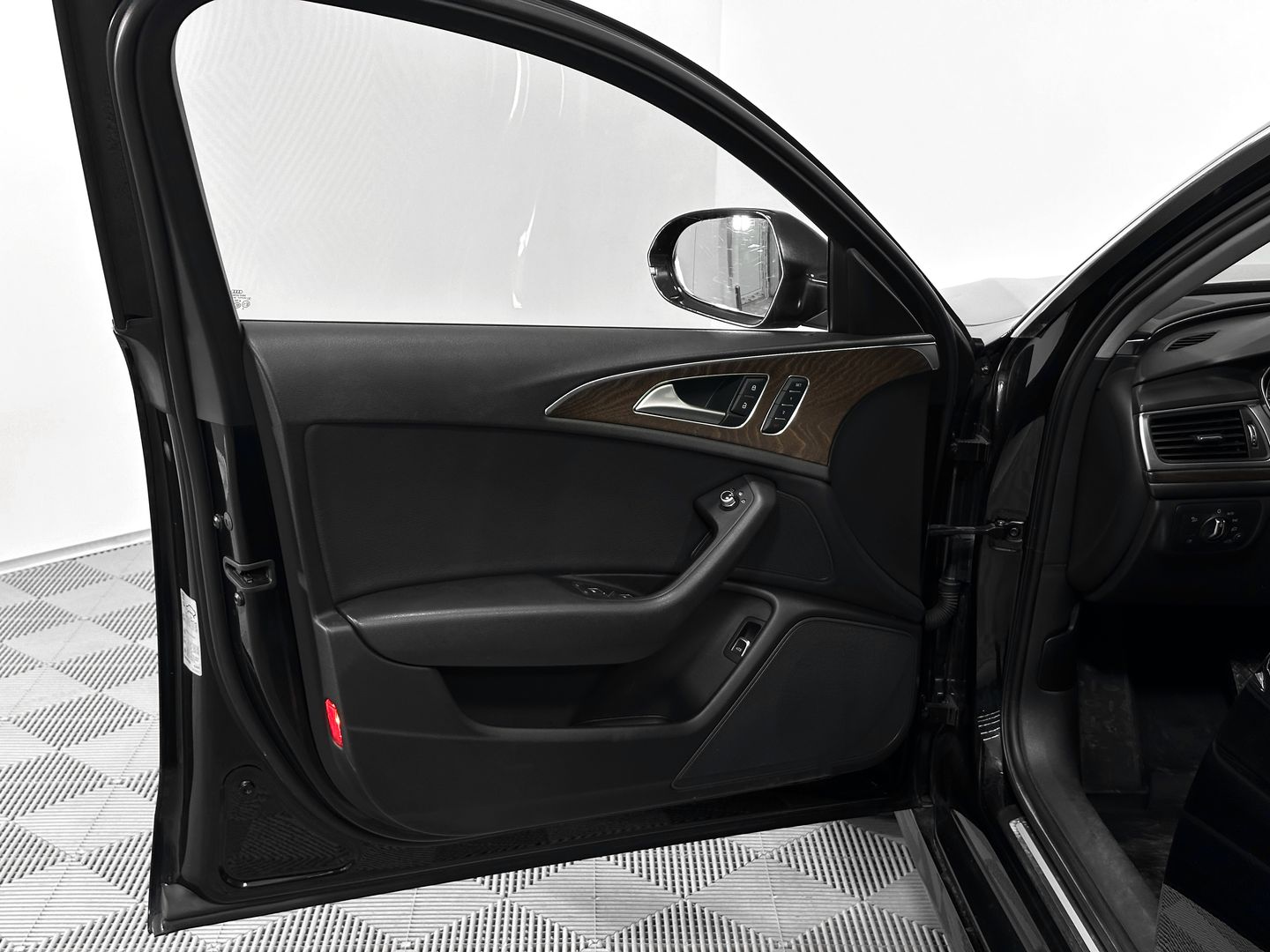 Audi A6, IV (C7) Рестайлинг 2.8 AMT (220 л.с.) 4WD