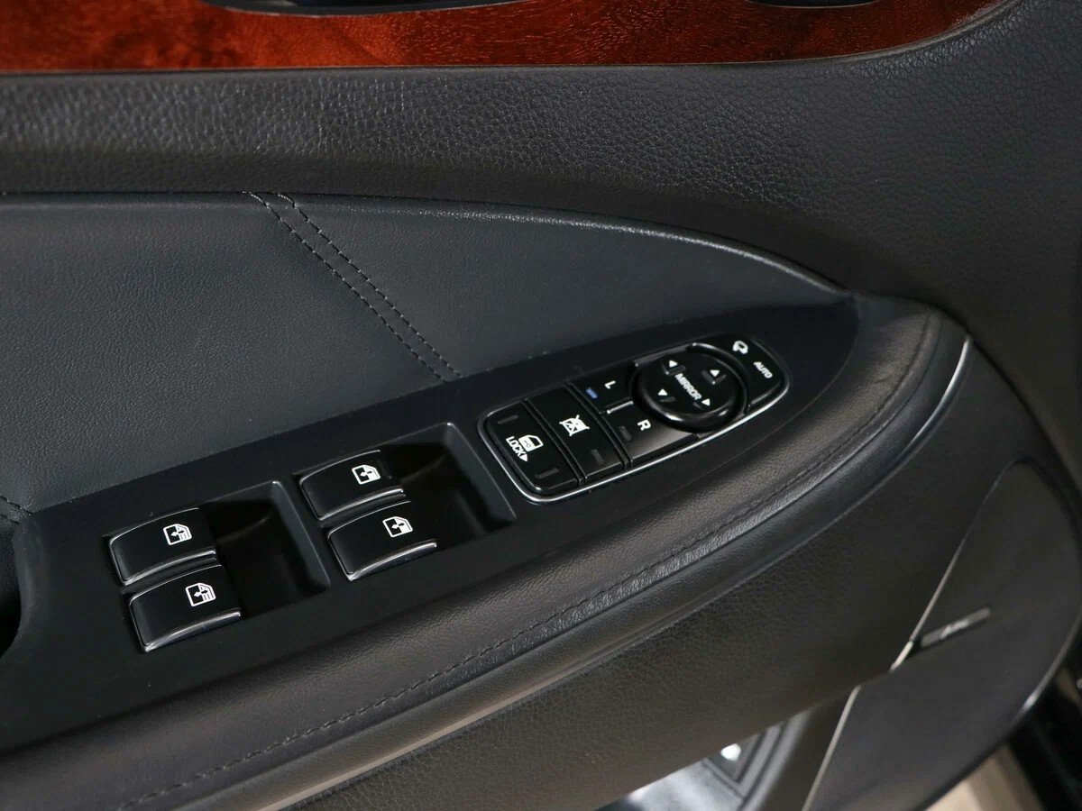 Hyundai Equus, II Рестайлинг 3.8 AT (334 л.с.)