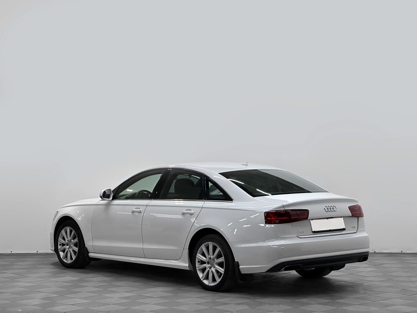 Audi A6, IV (C7) Рестайлинг 1.8 AMT (190 л.с.)
