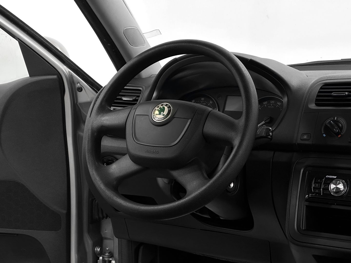 Skoda Fabia, II Рестайлинг 1.4 MT (86 л.с.)