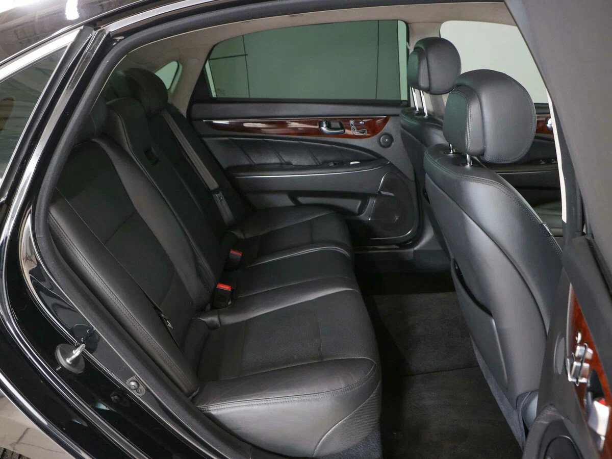 Hyundai Equus, II Рестайлинг 3.8 AT (334 л.с.)