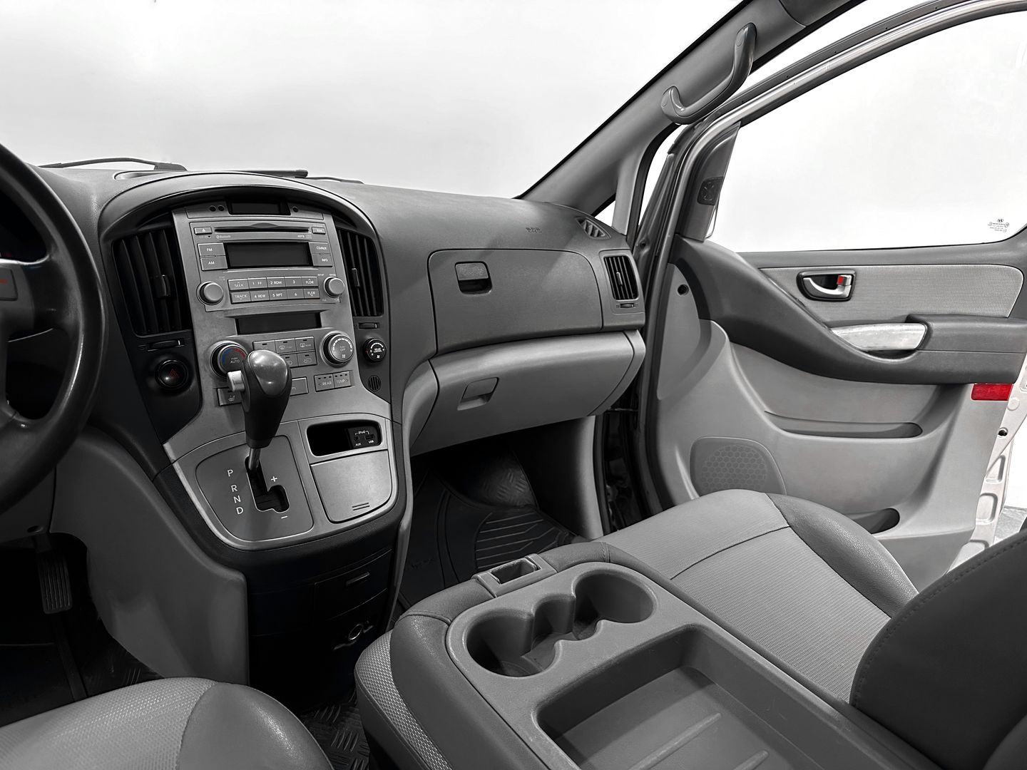 Hyundai Grand Starex, I 2.5d AT (145 л.с.)