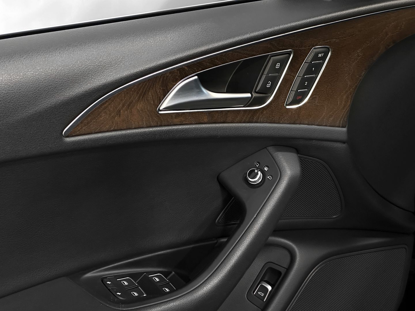 Audi A6, IV (C7) Рестайлинг 1.8 AMT (190 л.с.)