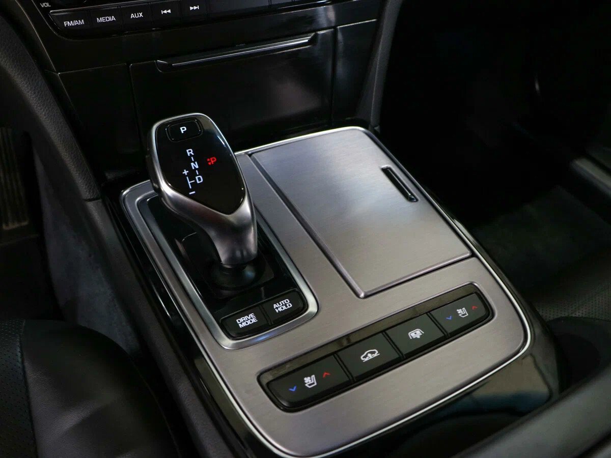 Hyundai Equus, II Рестайлинг 3.8 AT (334 л.с.)