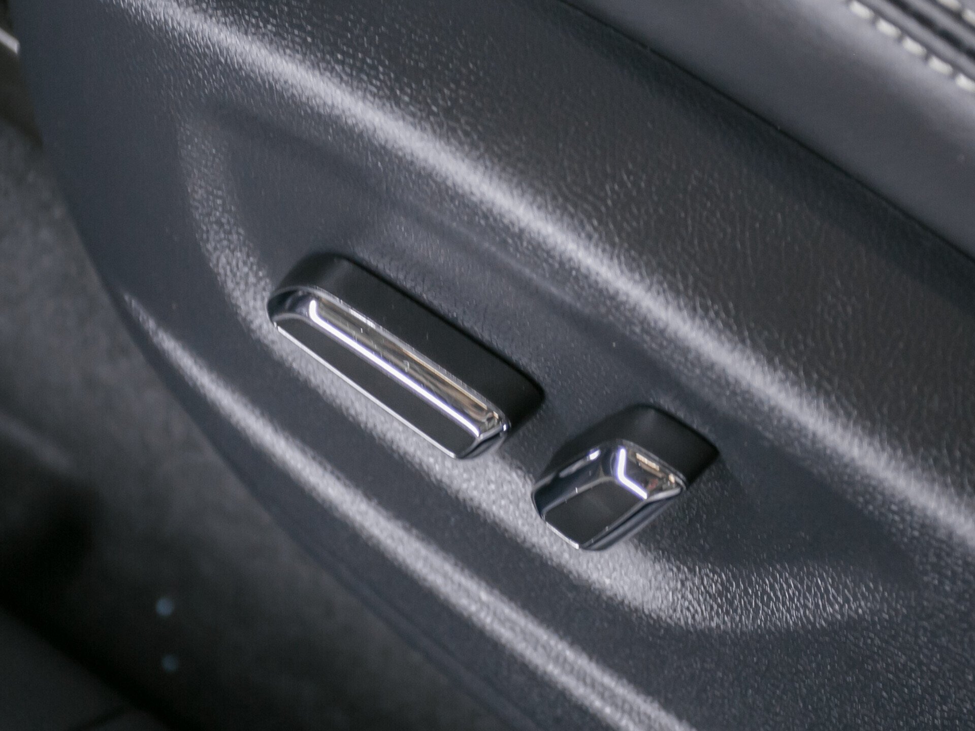 FAW Besturn X40, I 1.6 AT (108 л.с.)