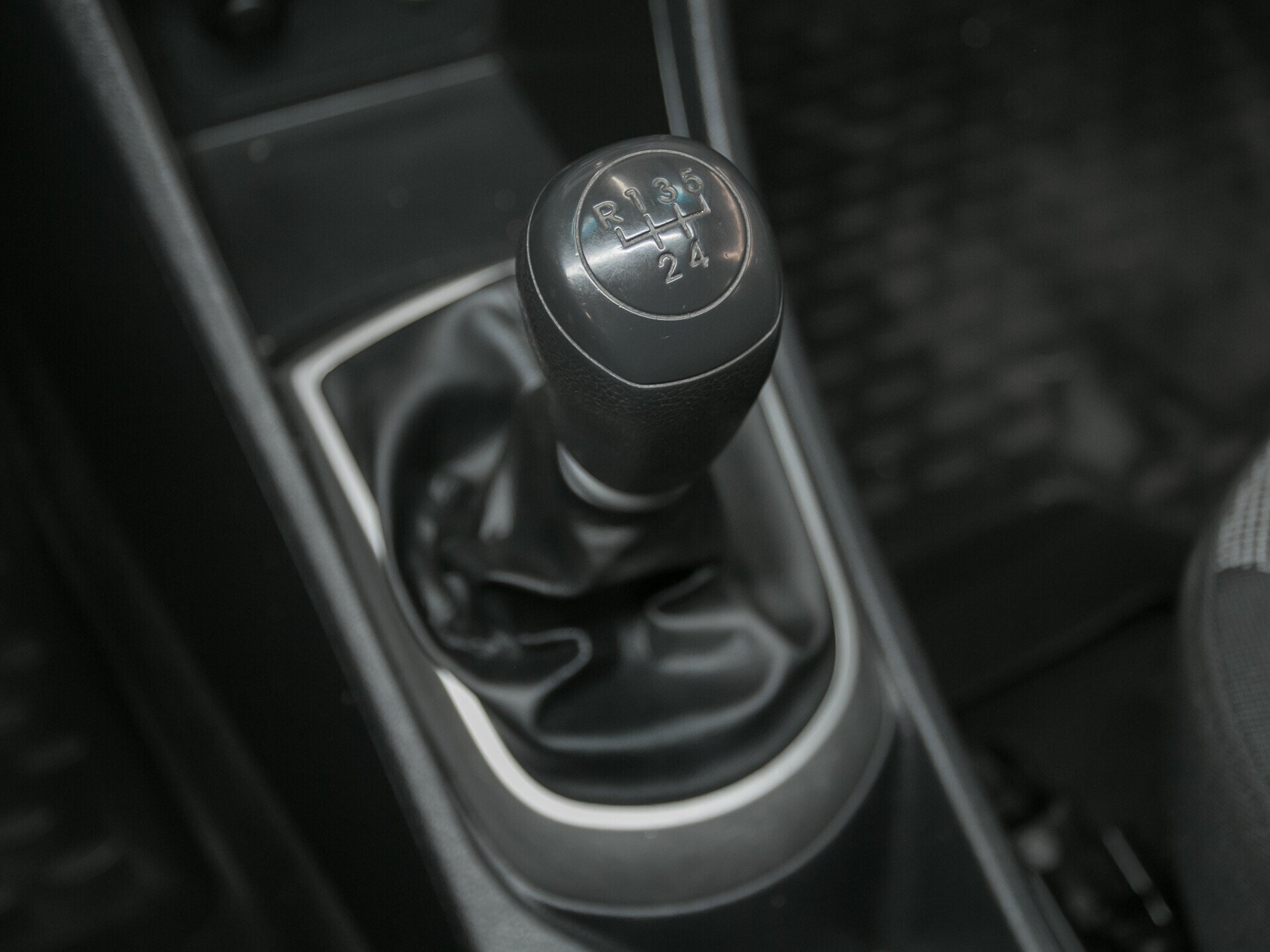 Hyundai Solaris, I 1.4 MT (107 л.с.)