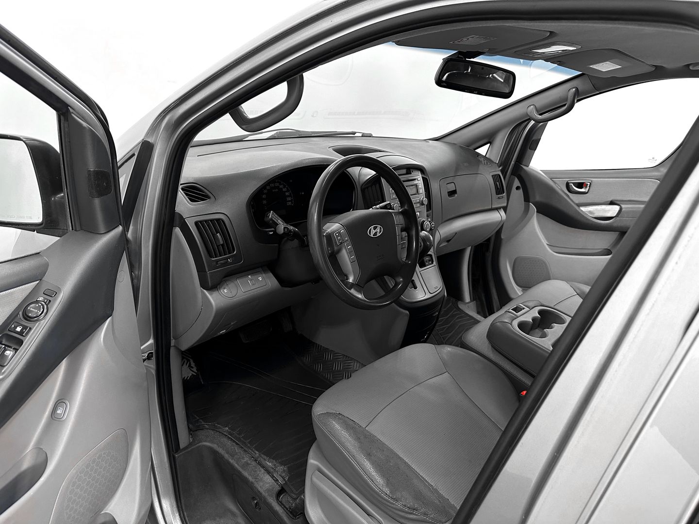 Hyundai Grand Starex, I 2.5d AT (145 л.с.)