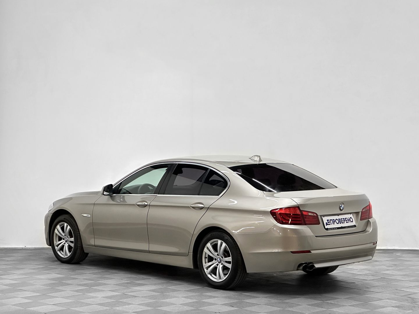 BMW 5 серии, VI (F10/F11/F07) 528i 2.0 AT (245 л.с.)